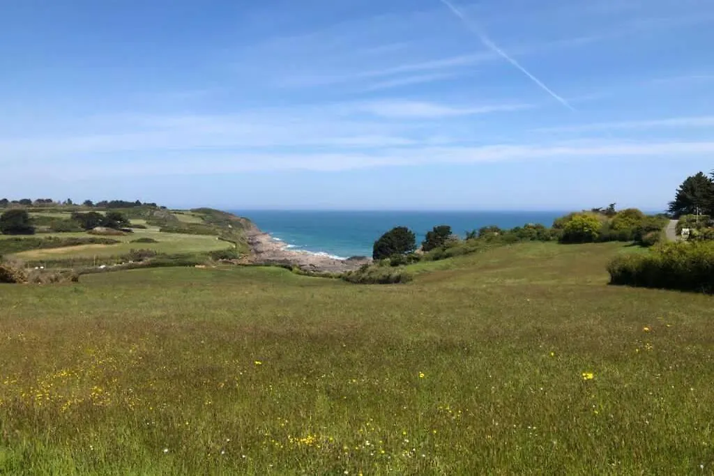 Holiday home Belle Maison Neo-Bretonne A 5 Minutes De La Mer Treveneuc France